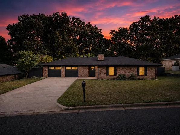 1231 Trailwood Ln, Longview, TX 75605