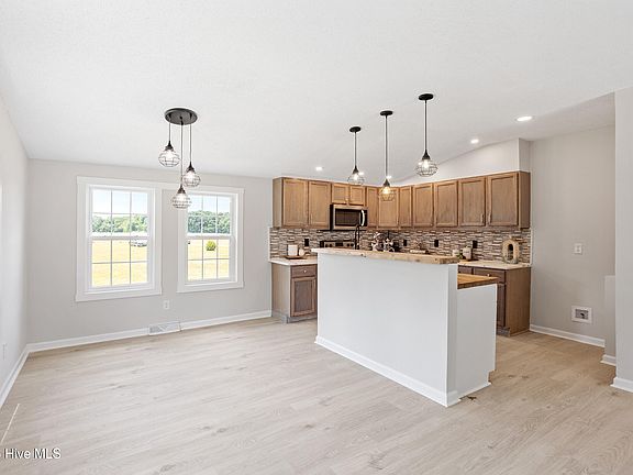 5th image of 618 Bogue Road