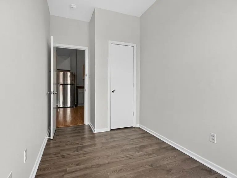 1918 W Diamond St #3 — Photo 2