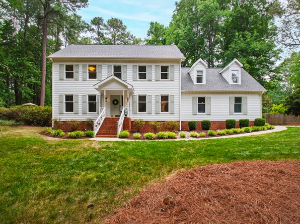 104 Larkwood Ln, Cary, NC 27518