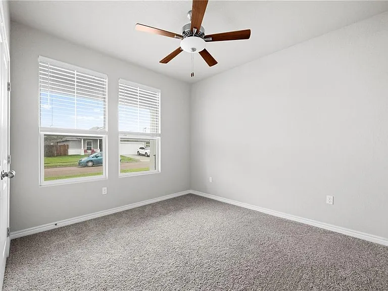 9409 Sedalia Trl — Photo 8