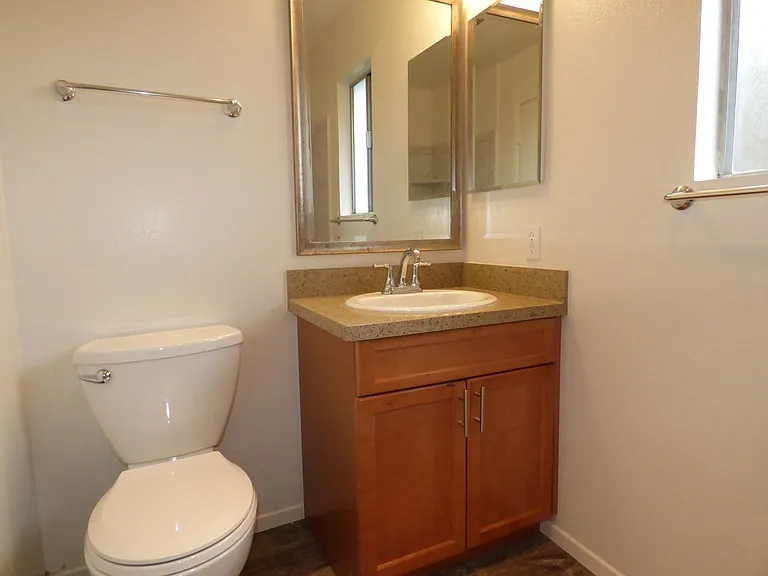 5065 Thorne Dr — Photo 13