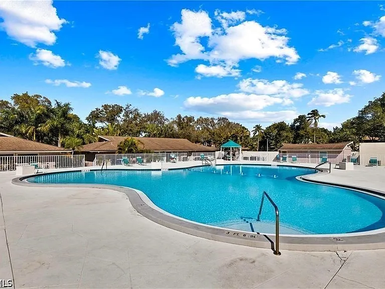 4295 Island Cir #2 — Photo 40