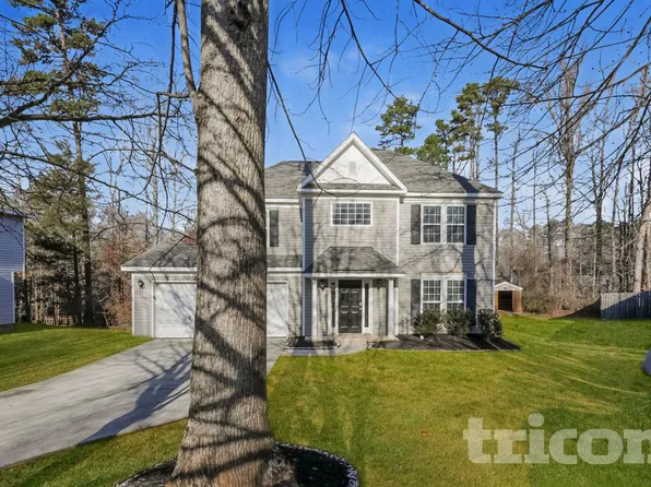 8229 Braids Bend Ct, Charlotte, NC 28269