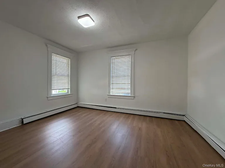 37 Riverside Dr #B — Photo 10