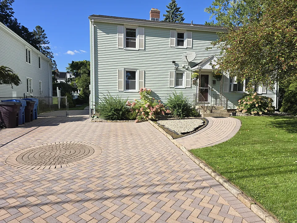 176 Thorniley St