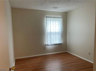 2513 Lighthouse Ln, Parlin, NJ 08859