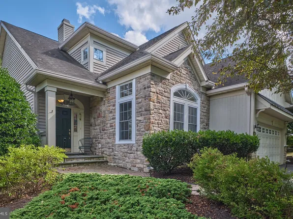 404 Snowy Owl Ln, New Hope, PA 18938