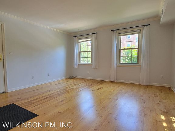3rd image of 529 Bashford La