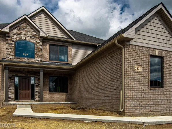 34 Westlake Ave, Oxford, MI 48371