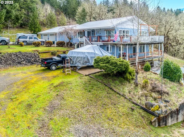 3808 Hogan Rd, Oakland, OR 97462