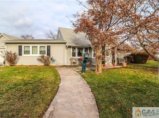 2 Markham Rd, Edison, NJ 08817