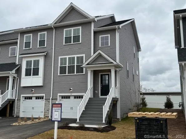 8 Soderman Way #8, Cheshire, CT 06410