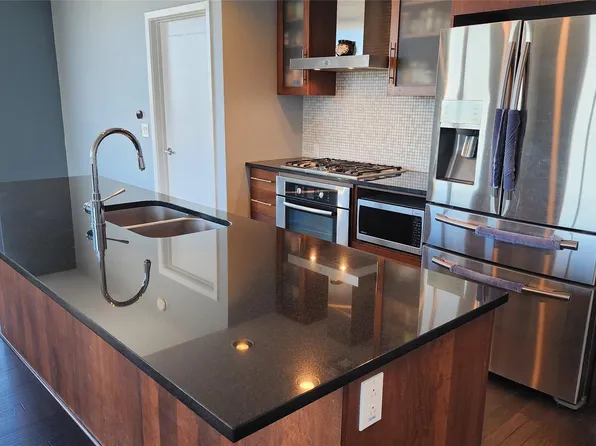 300 Bowie St APT 1305, Austin, TX 78703