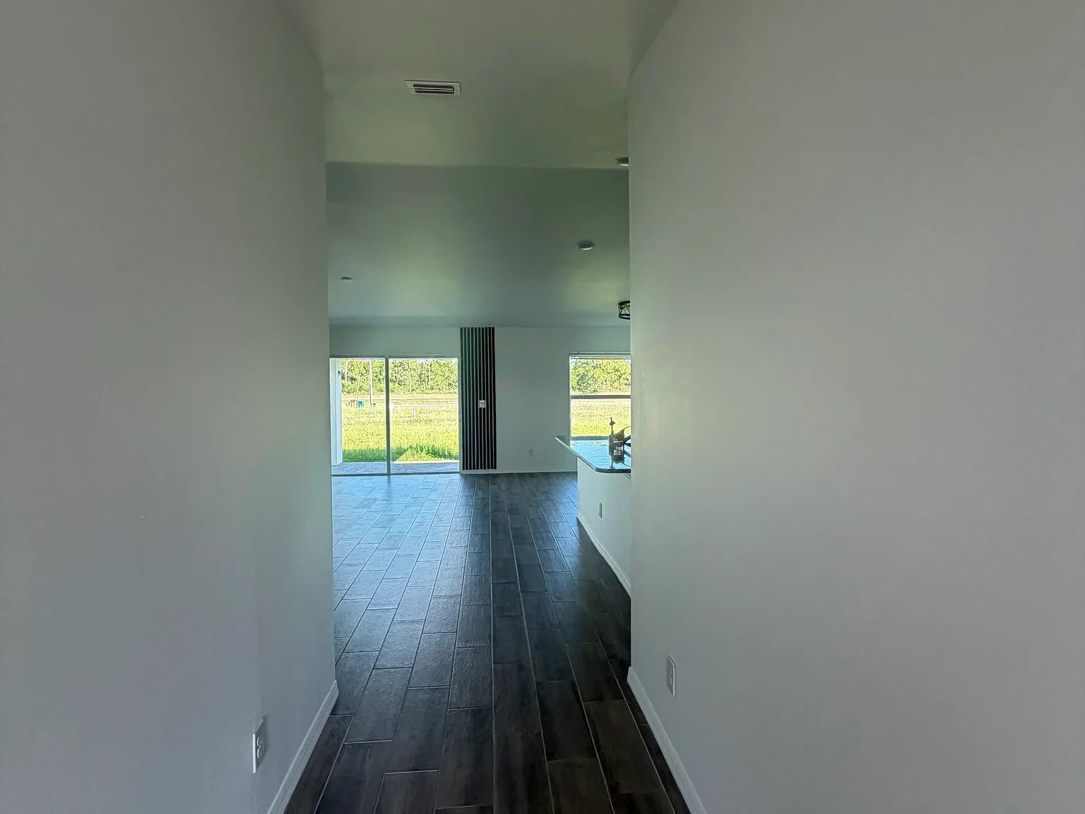 4 bed, 1651 sqft, $1,800 — Photo 2