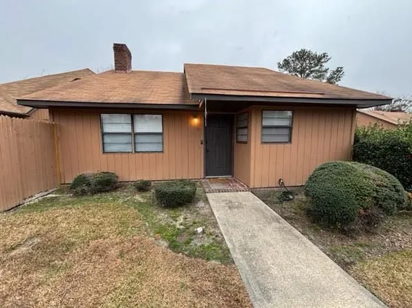 200 Rollins Dr, Greenville, NC 27834