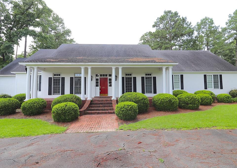 1st image of 916 S Lakeshore Dr