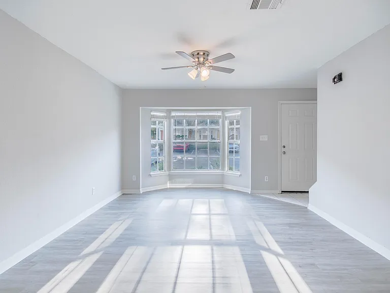 13545 Embassy Park Ct #13545 — Photo 14