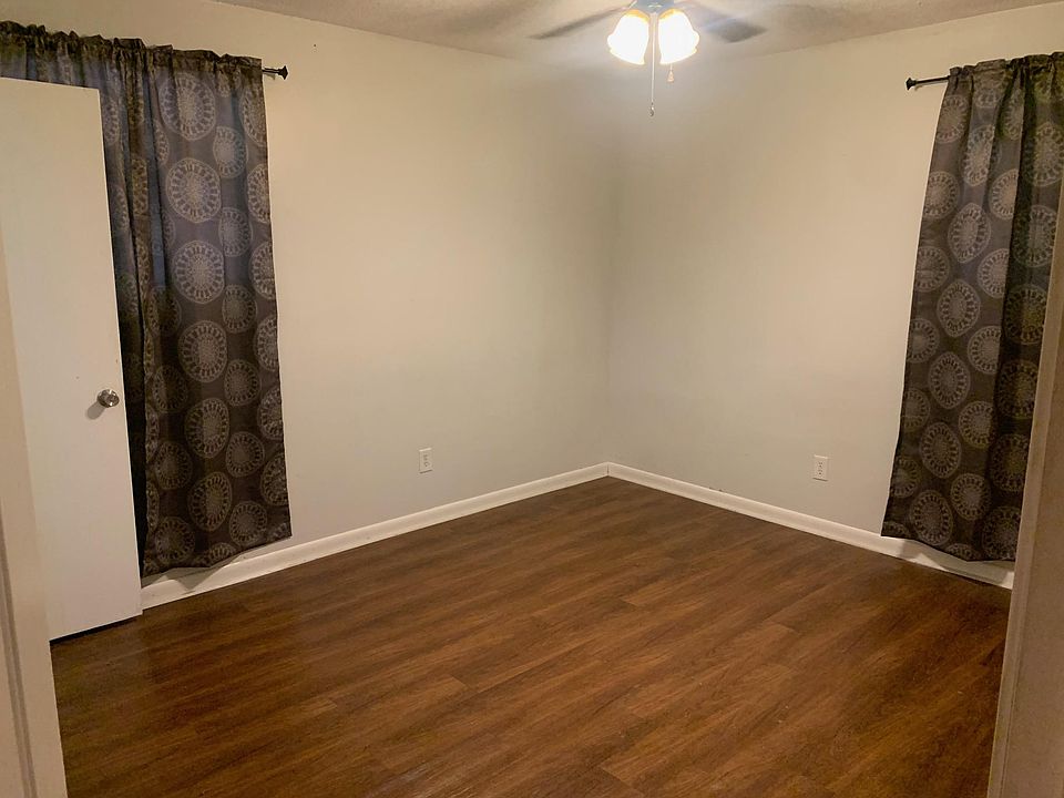 2nd image of 598 Kershaw Dr