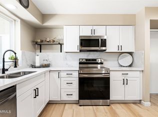 658 S Penrose Cir, Mesa, AZ 85206