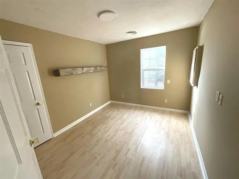 1644 River View Dr — Photo 5