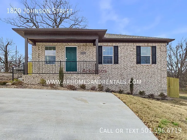 1820 Johnson St — Photo 10