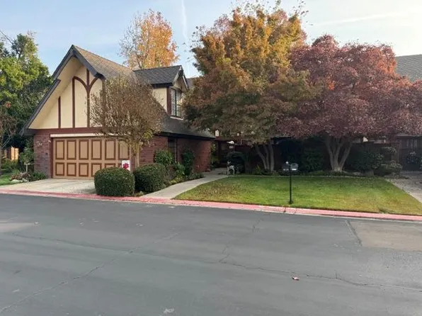6778 N Stonebridge Dr, Fresno, CA 93711