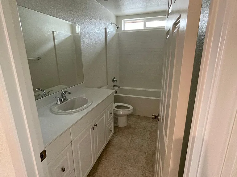 7709 Manor Dr — Photo 7