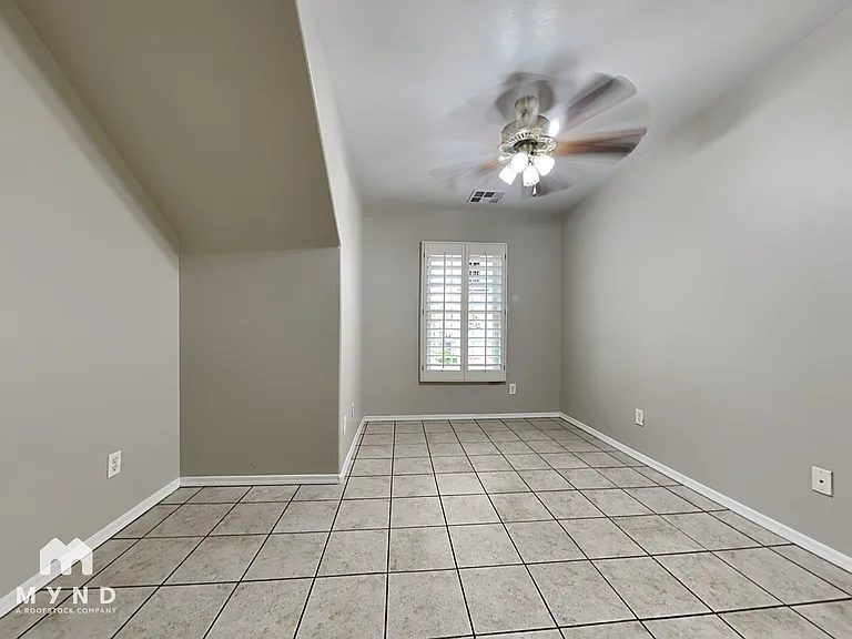 5733 S 21st Pl — Photo 7