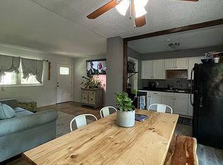 205 SE Avon St, Blue Springs, MO 64014