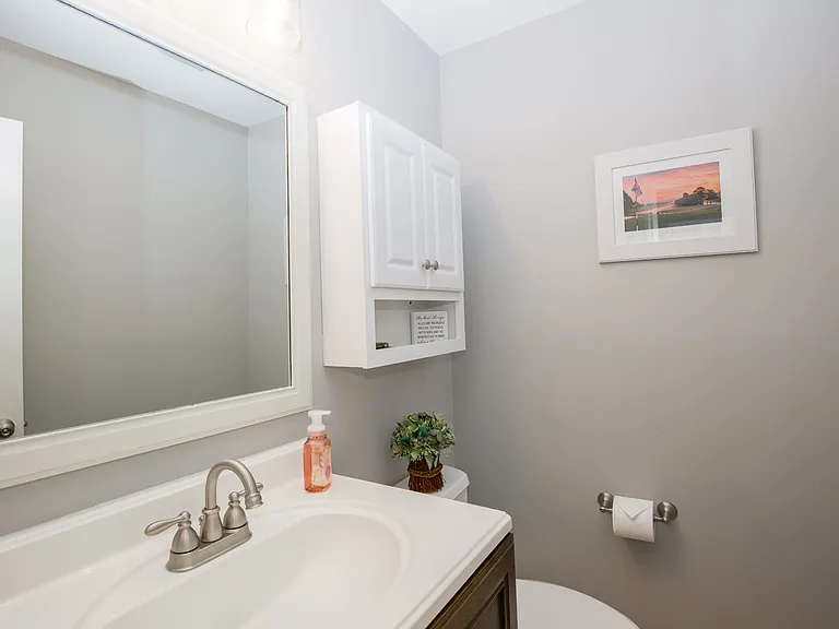 1 Quincy Pl — Photo 16