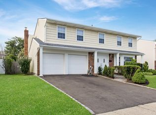 948 Gerry Ave, Long Beach, NY 11561