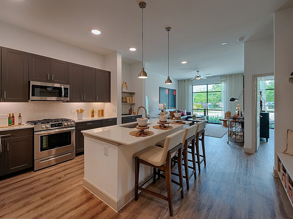 The Rosslyn at Garden Oaks