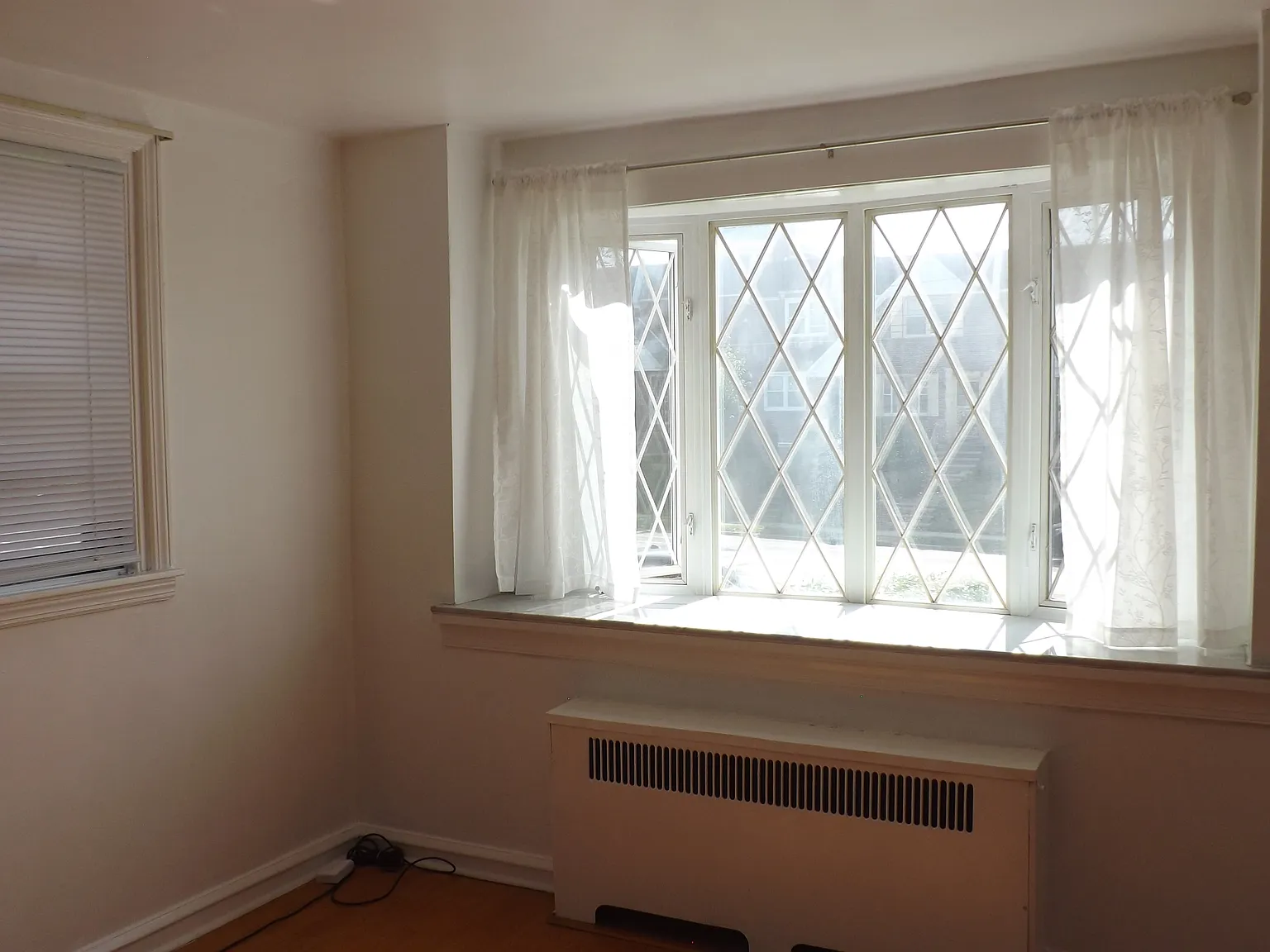 2 bed, 920 sqft, $1,400 — Photo 2