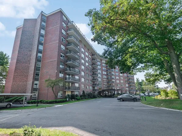 280 Boylston St APT 608, Newton, MA 02467