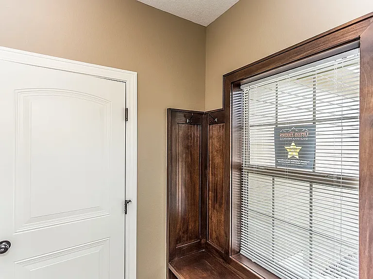 1647 Glade Dr SW — Photo 14