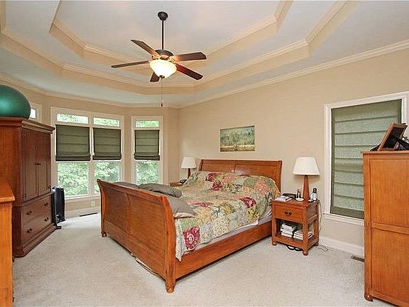 owners bedroom main floor
