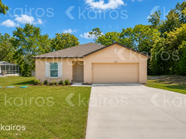 1924 W Roseboro Dr, Citrus Springs, FL 34434