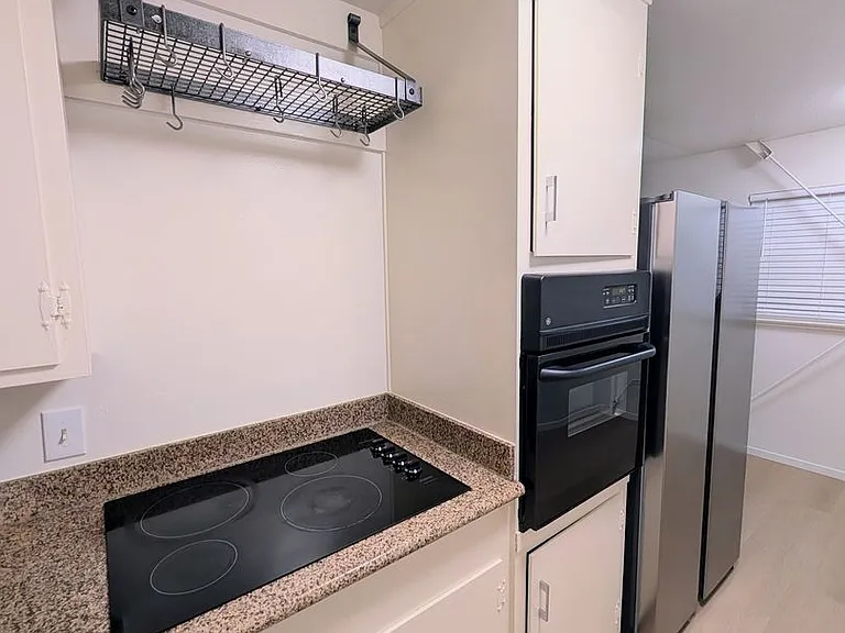 3541 Dimond Ave — Photo 1