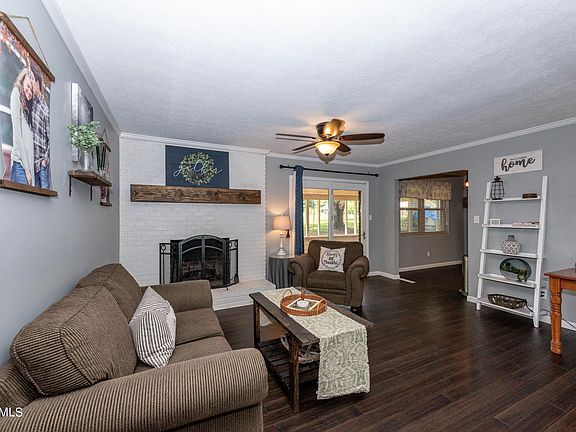 4th image of 3133 Nickle Point Dr