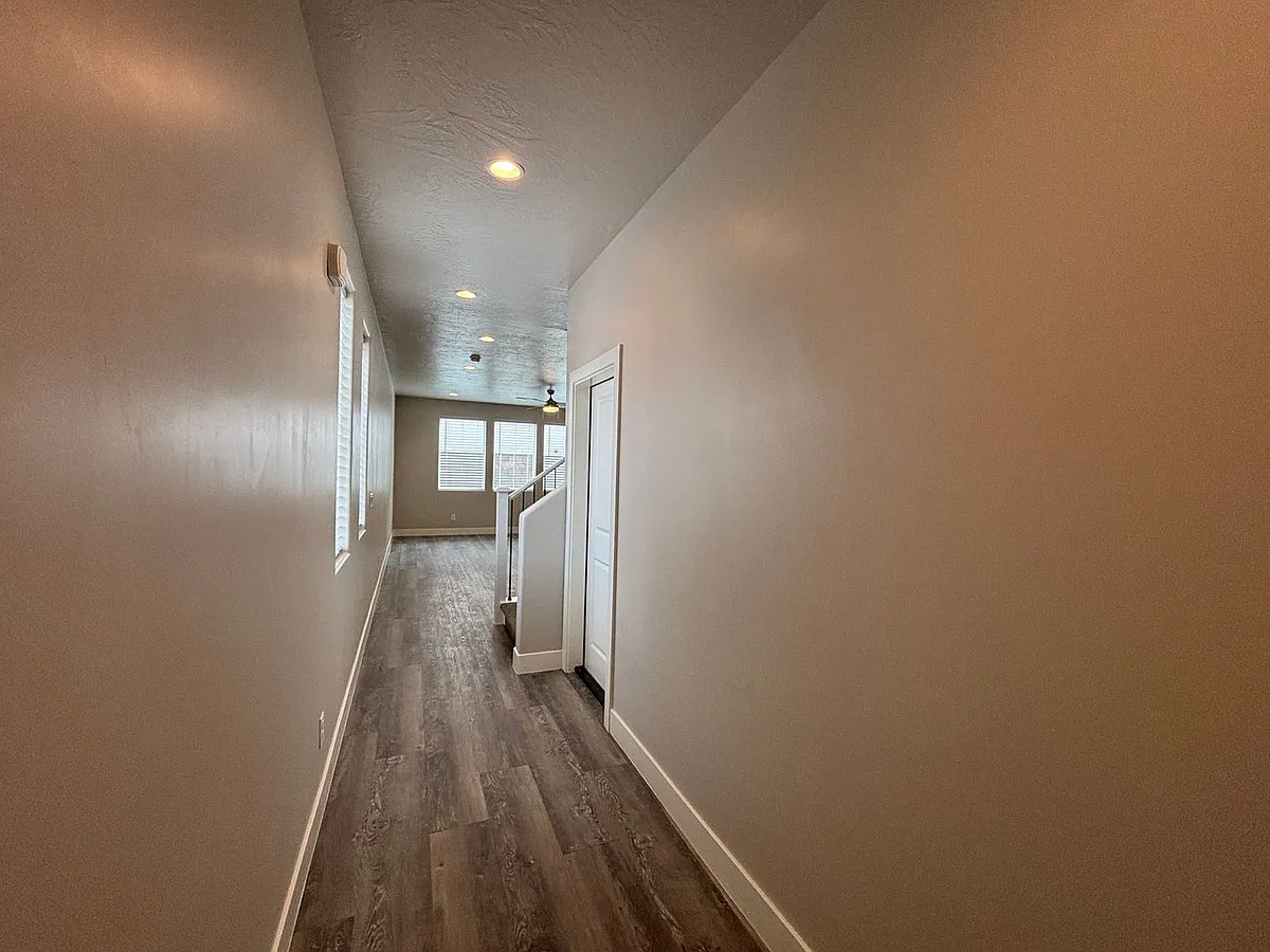 Building Photo - 879 S 4380 W