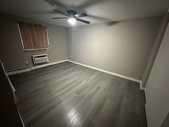 3rd image of 100 E Glenolden Ave APT C5
