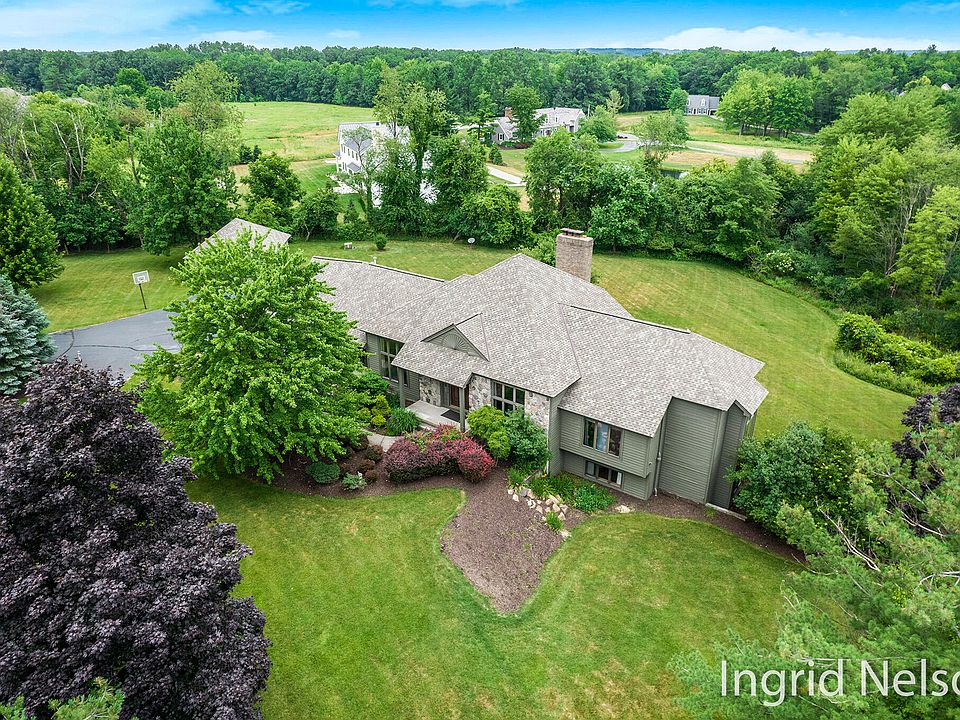 1st image of 545 Saddlebrook Dr NE