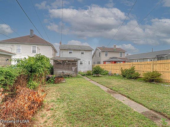 4th image of 409 Carleton Ave