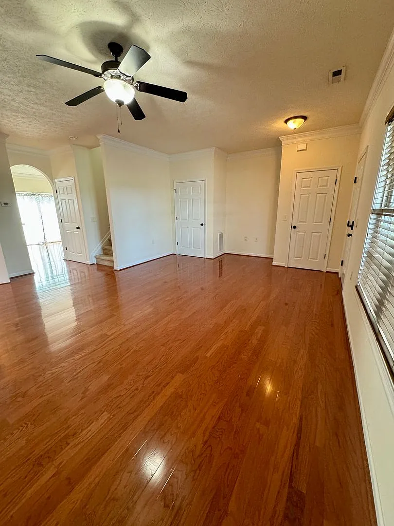 End Unit Townhome - 3 Bedroom, 2.5 Bath — Photo 3