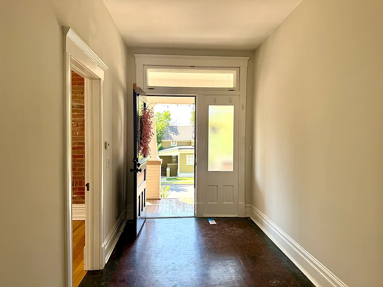 1421 Mapleton Ave — Photo 11