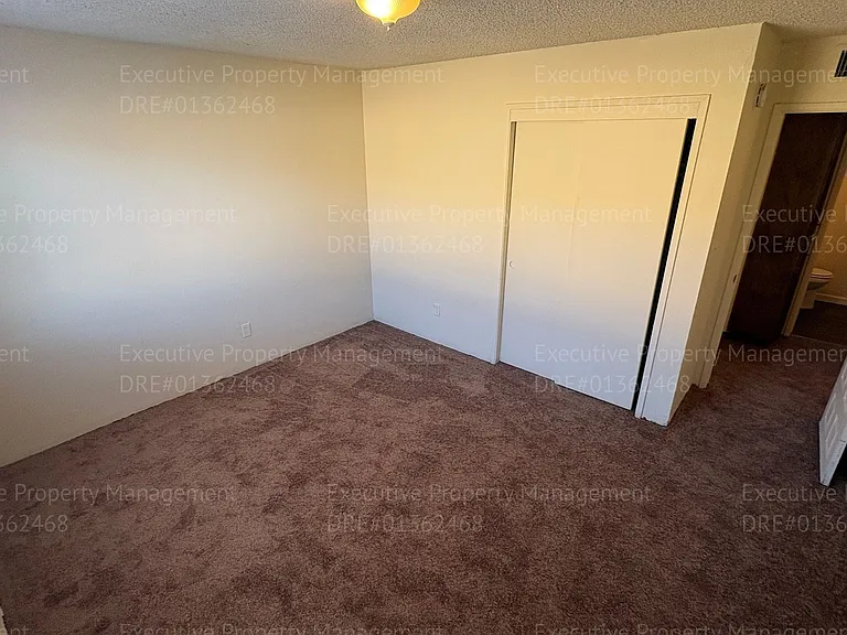 804 Niles St — Photo 22