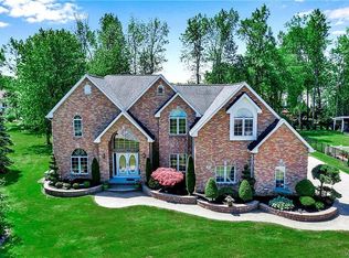 31 Contessa Ct, Williamsville, NY 14221