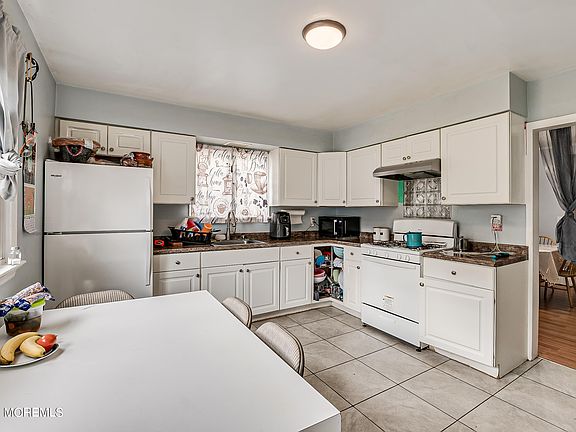 4th image of 52 Monmouth Avenue