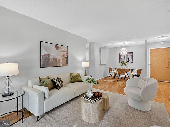 3rd image of 2111 Wisconsin Ave NW APT 210